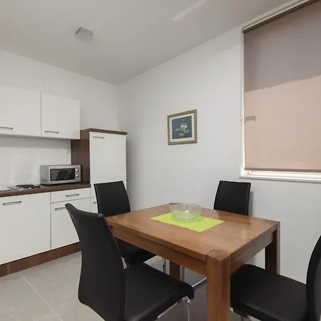 Nera Luxery * Спліт